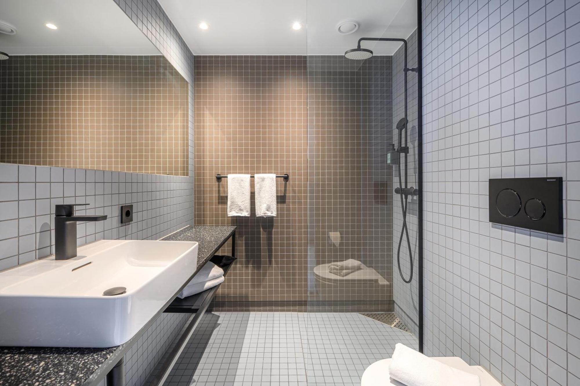 Comfort Hotel Helsinki Airport Vantaa Exterior photo